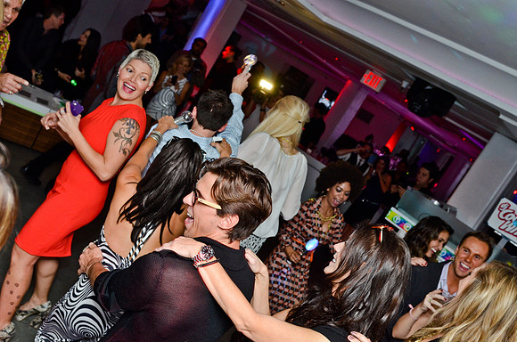 © 2012 www.TommyJohnStudios.com