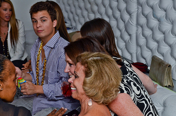 © 2012 www.TommyJohnStudios.com