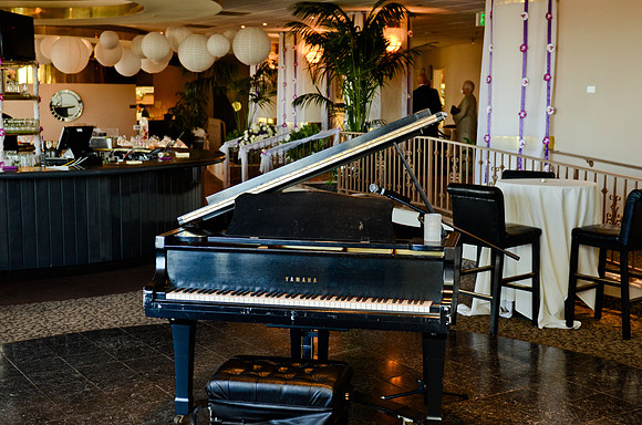 © 2012 www.TommyJohnStudios.com