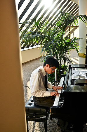 © 2012 www.TommyJohnStudios.com
